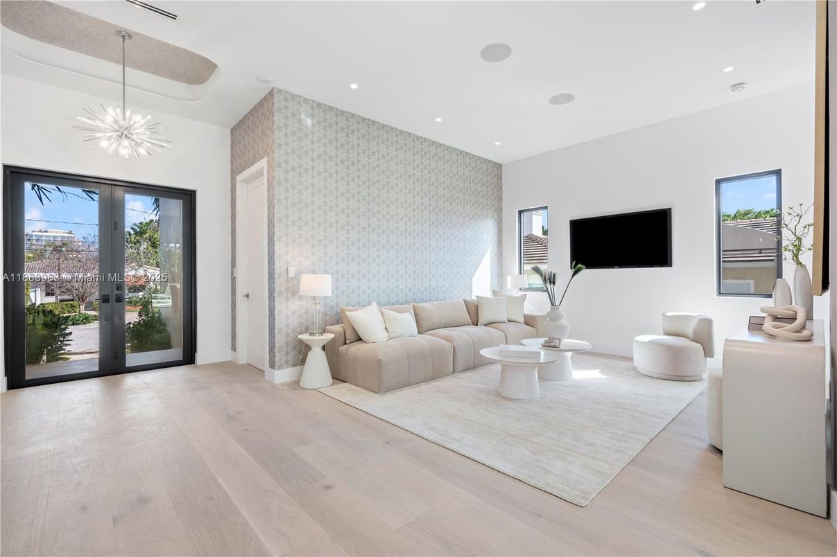 Interior, Living room, Pendant Lights, Recessed Lighting, Wood Texture Flooring