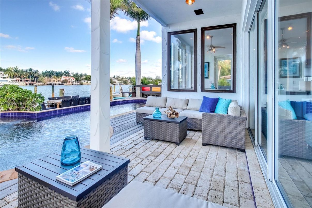 Exterior, Pool, Water