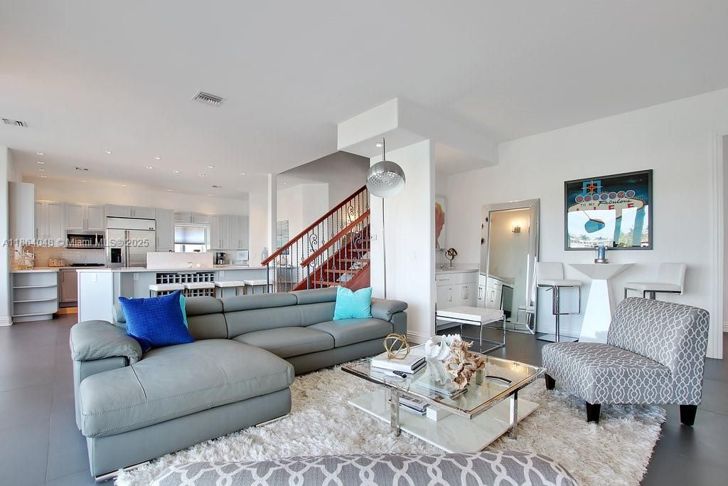 Interior, Kitchen, Living room, Pendant Lights, Recessed Lighting, Stainless Steel Appliances