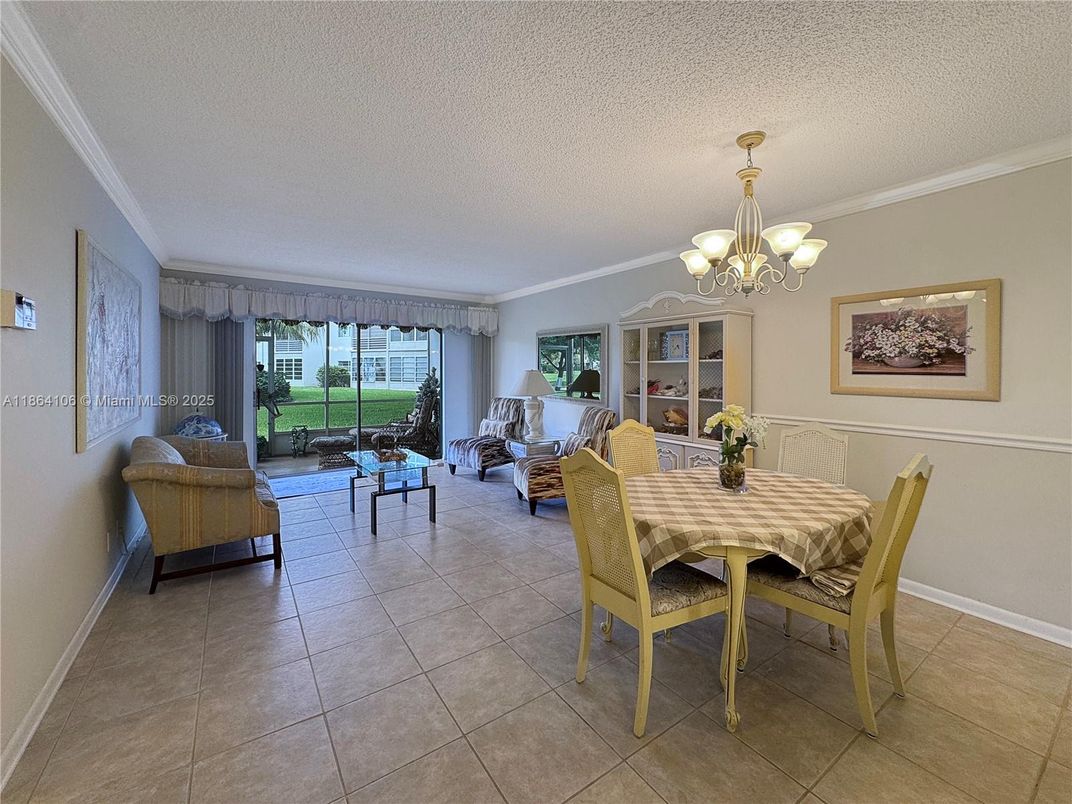 Chandelier, Dining room, Interior, Living room