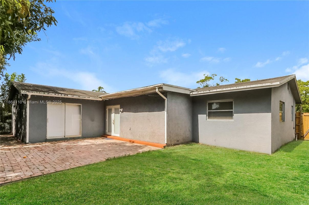 Backyard, Exterior