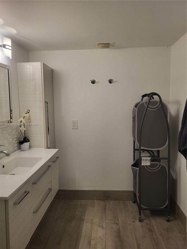 Bathroom, Interior, Wood Texture Flooring