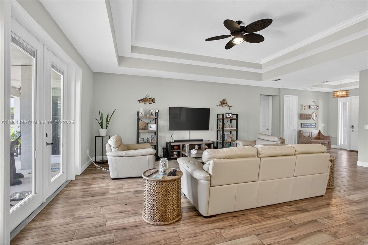 Interior, Living room, Pendant Lights, Wood Texture Flooring