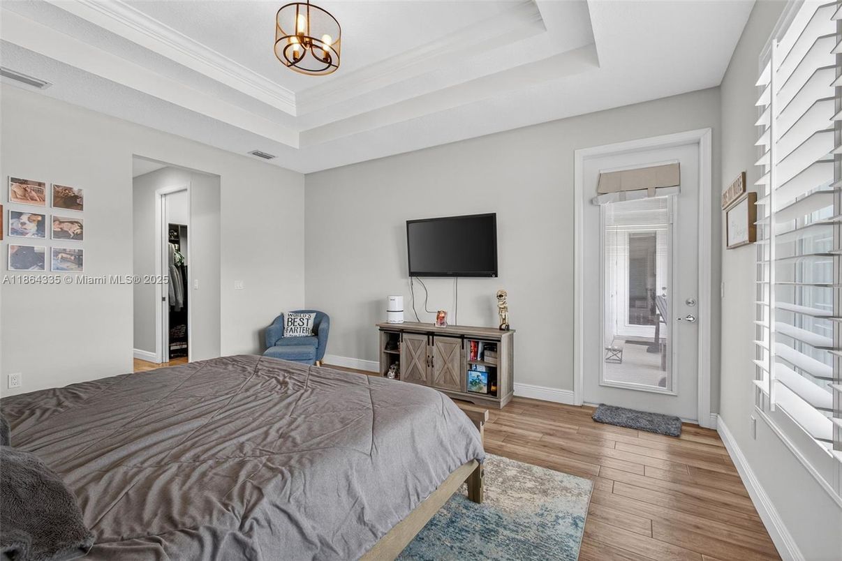 Bedroom, Interior, Pendant Lights, Wood Texture Flooring