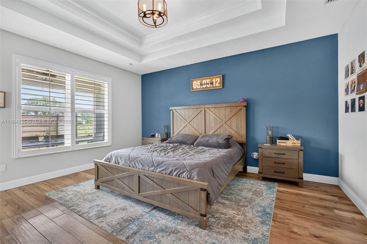 Bedroom, Interior, Pendant Lights, Wood Texture Flooring