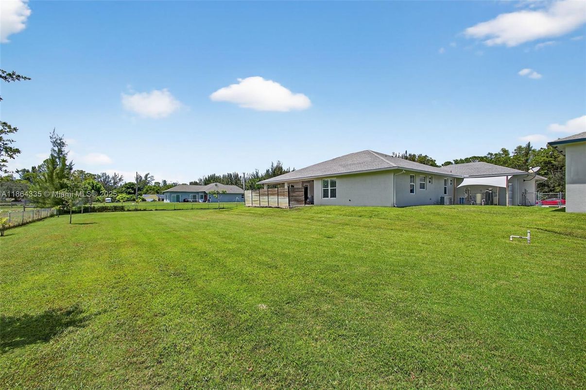 Backyard, Exterior