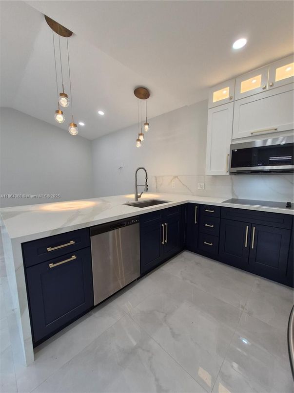 Interior, Kitchen, Pendant Lights, Recessed Lighting, Stainless Steel Appliances