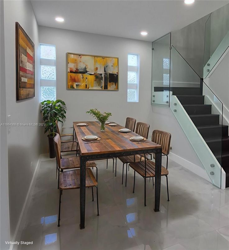 Dining room, Interior, Recessed Lighting