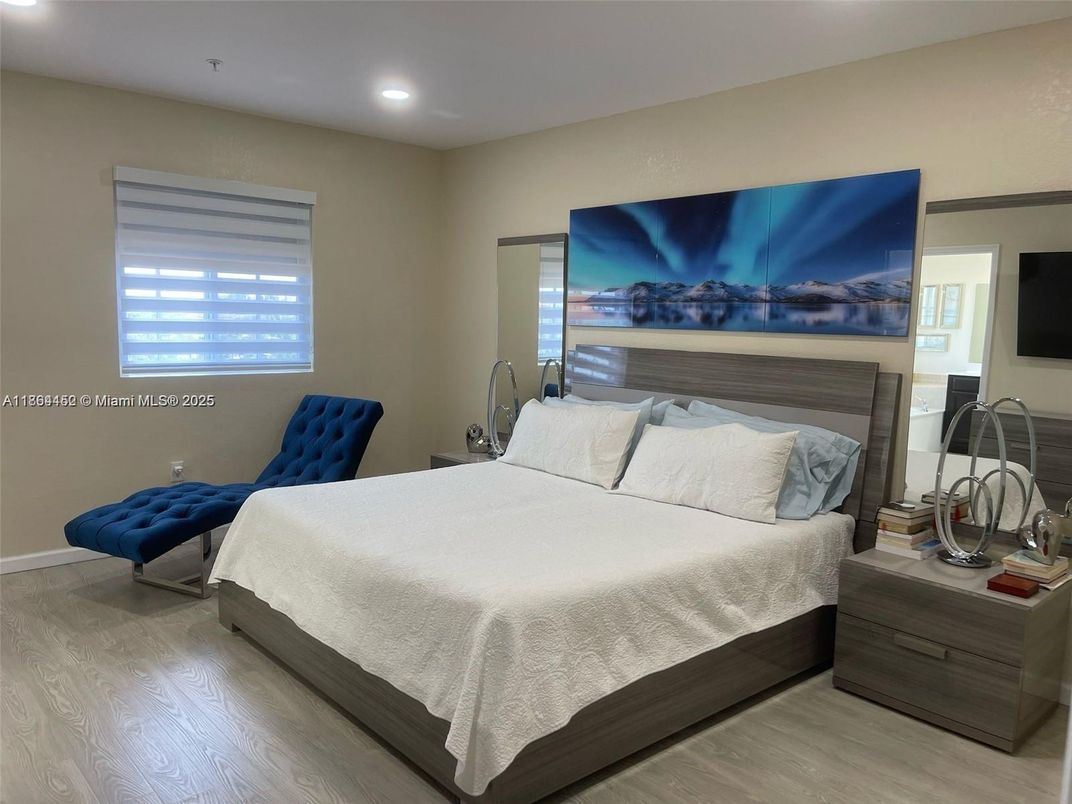 Bedroom, Interior, Recessed Lighting, Wood Texture Flooring