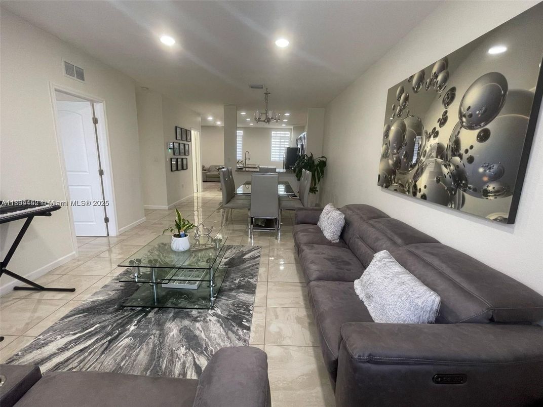Chandelier, Dining room, Interior, Living room, Recessed Lighting