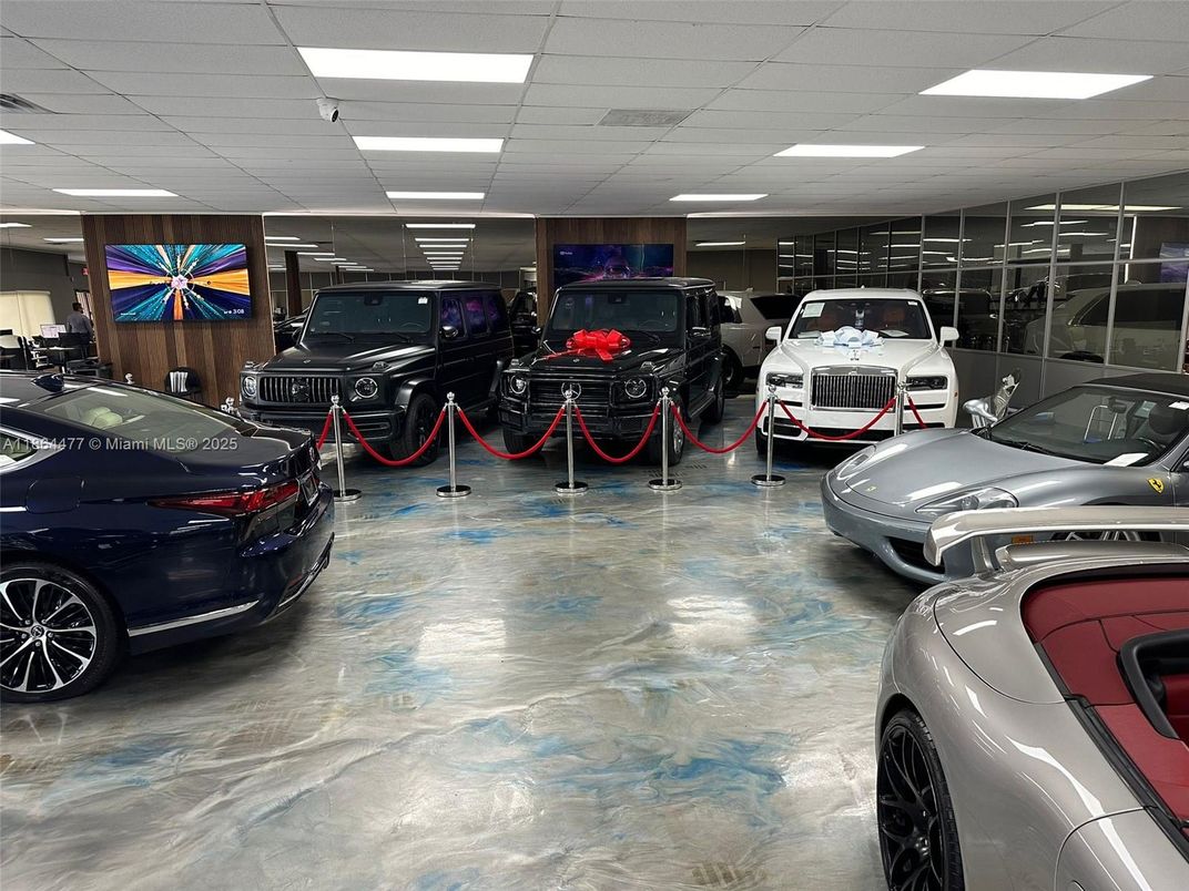 Garage, Interior, Recessed Lighting