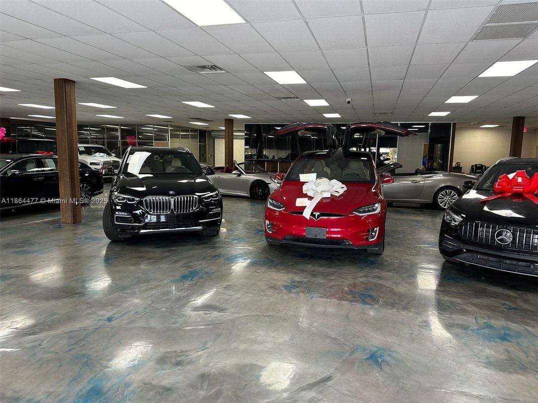 Garage, Interior, Recessed Lighting