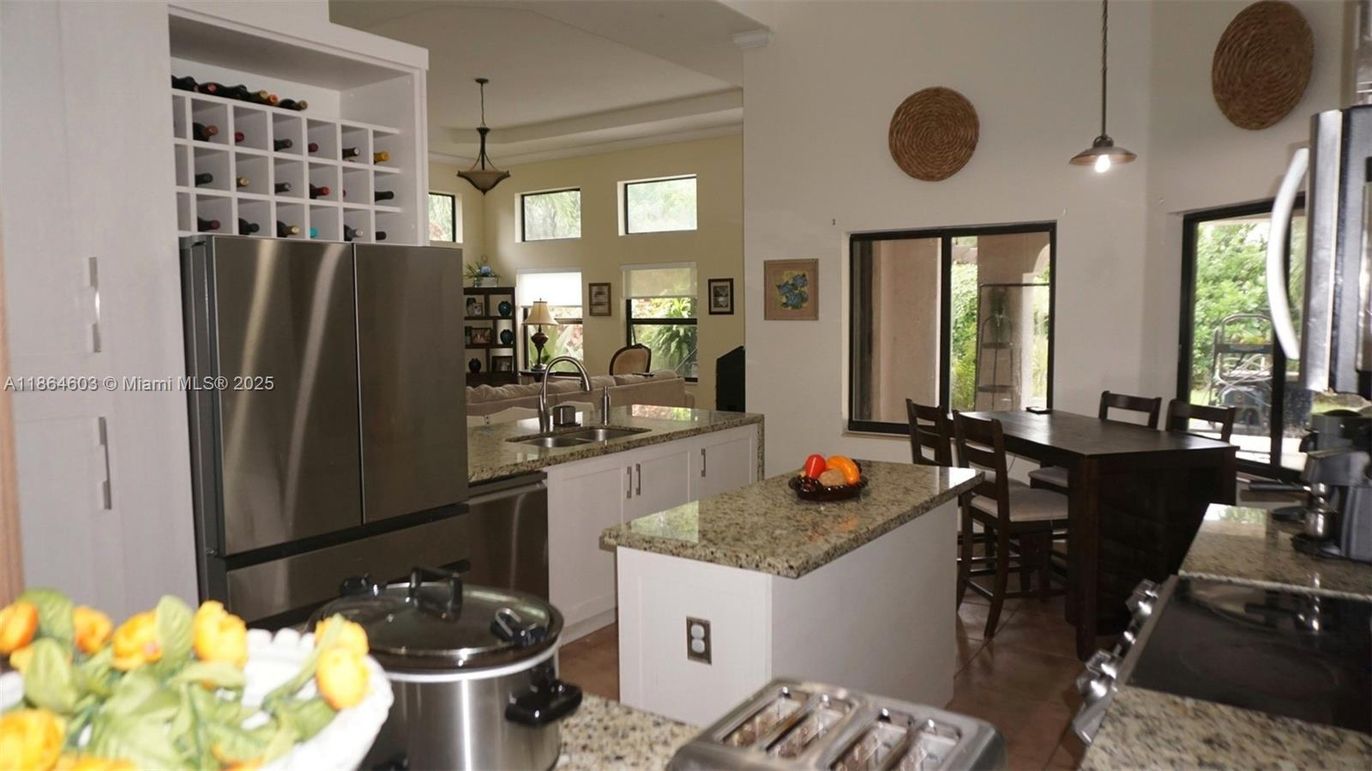 Dining room, Interior, Kitchen, Pendant Lights, Stainless Steel Appliances