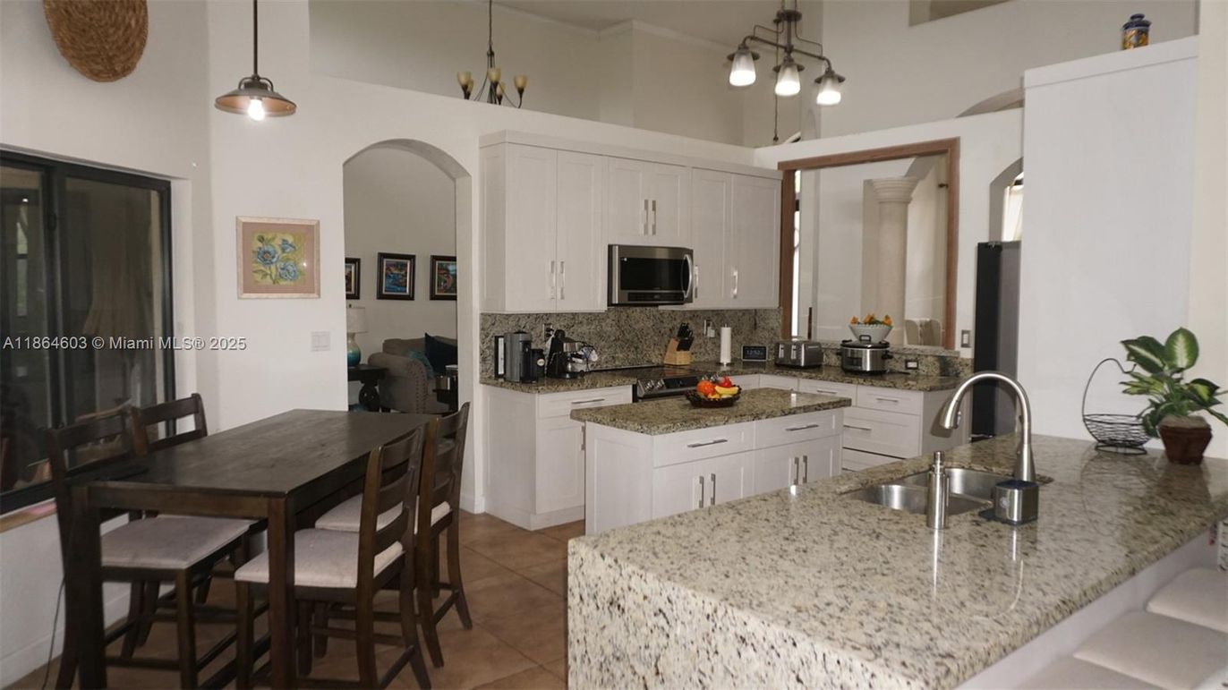 Dining room, Interior, Kitchen, Pendant Lights