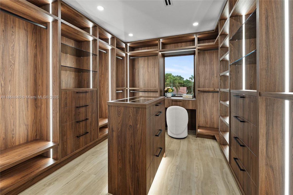 Interior, Recessed Lighting, Walk-in Closets, Wood Texture Flooring