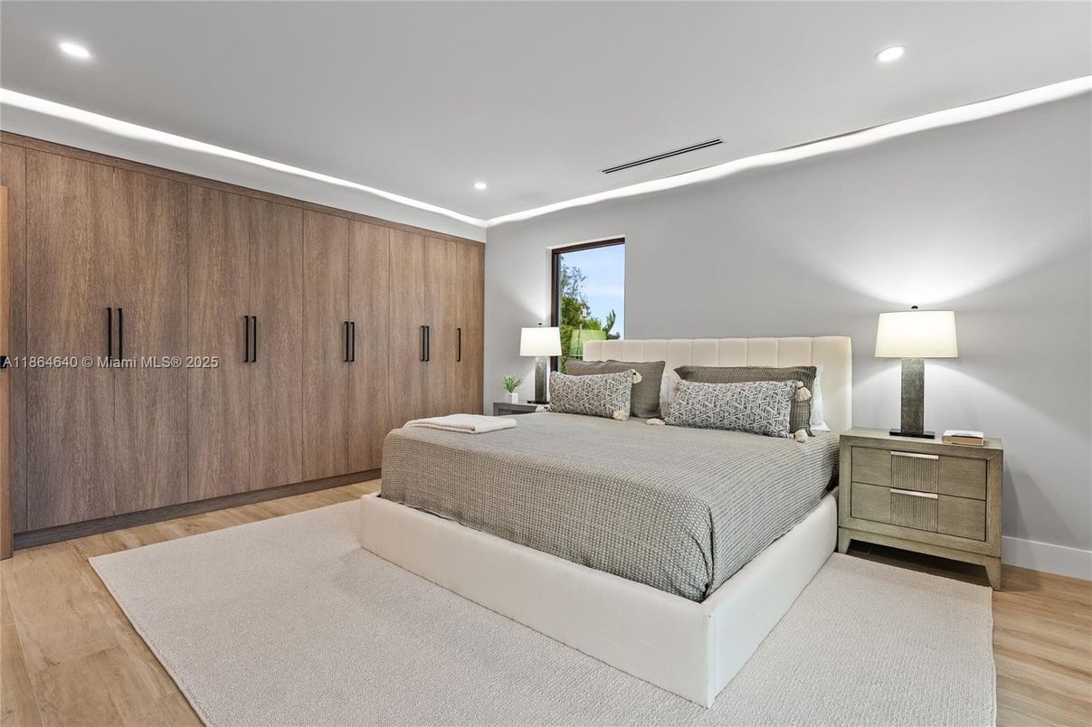 Bedroom, Interior, Recessed Lighting, Wood Texture Flooring