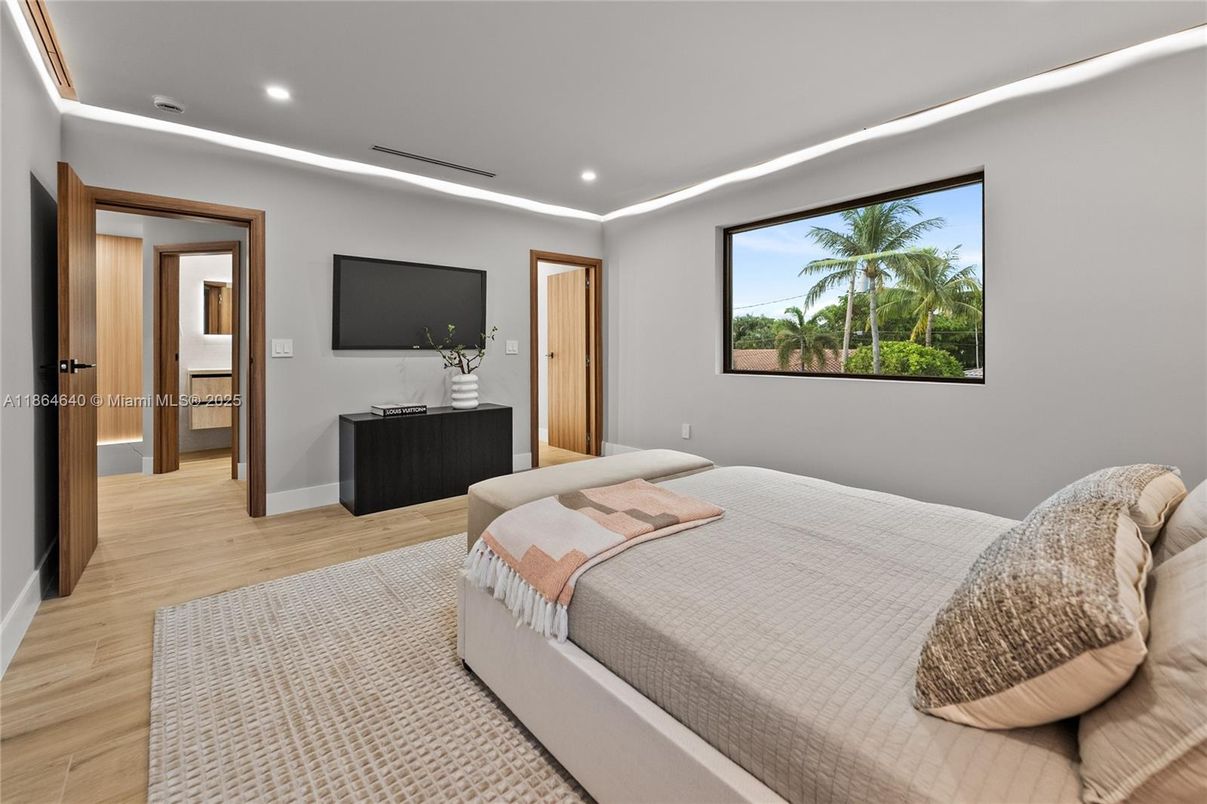 Bedroom, Interior, Recessed Lighting, Wood Texture Flooring