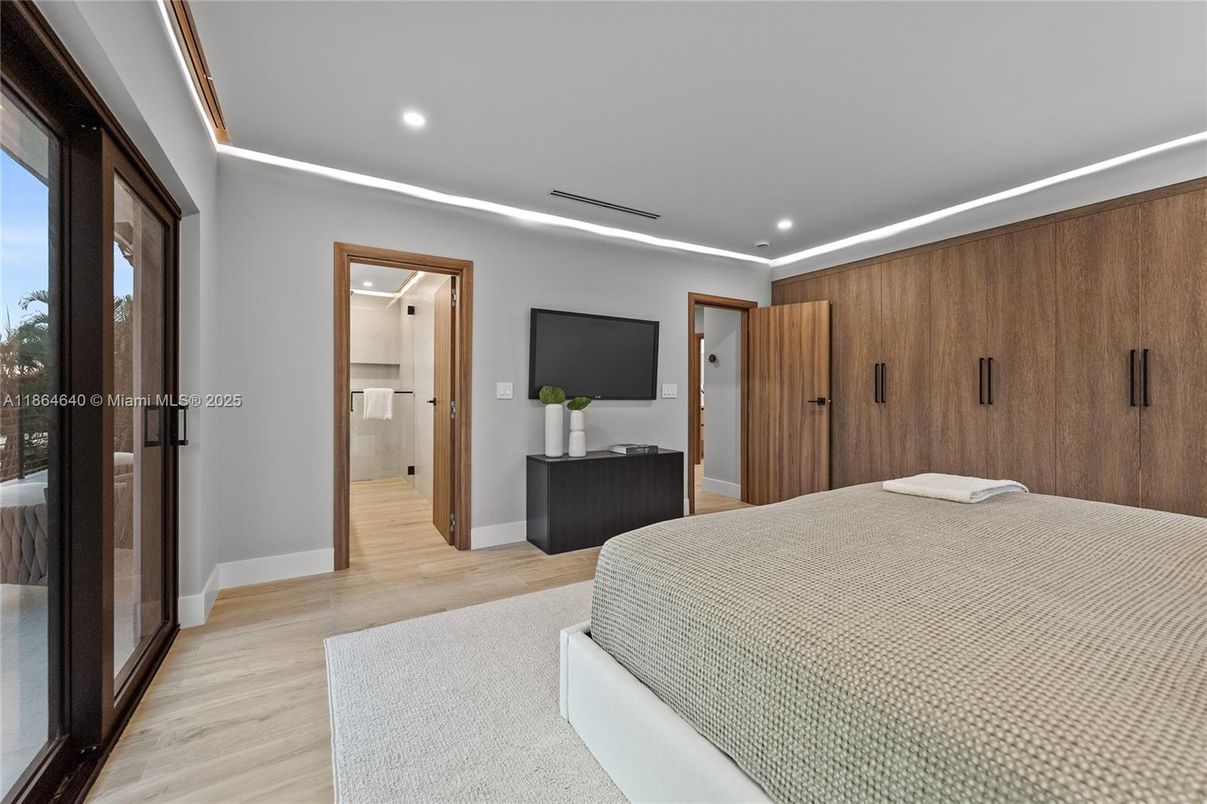 Bedroom, Interior, Recessed Lighting, Wood Texture Flooring