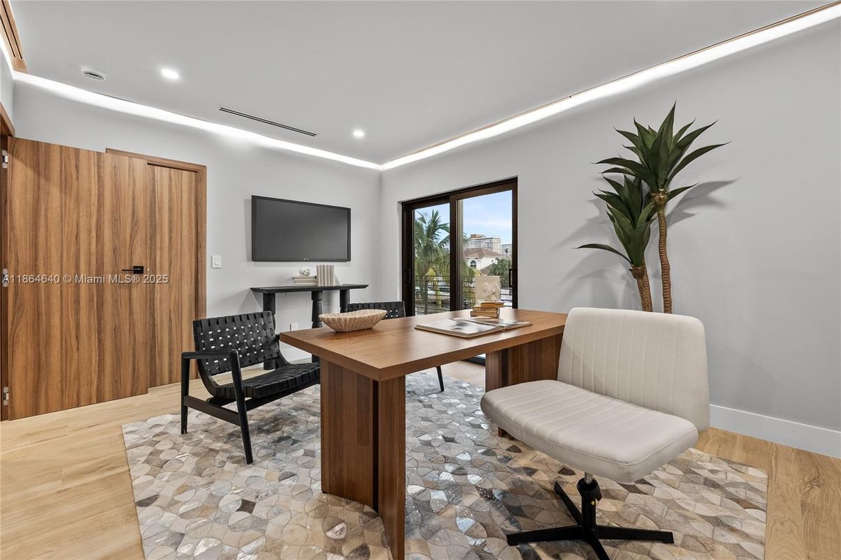 Home Office, Interior, Recessed Lighting, Wood Texture Flooring
