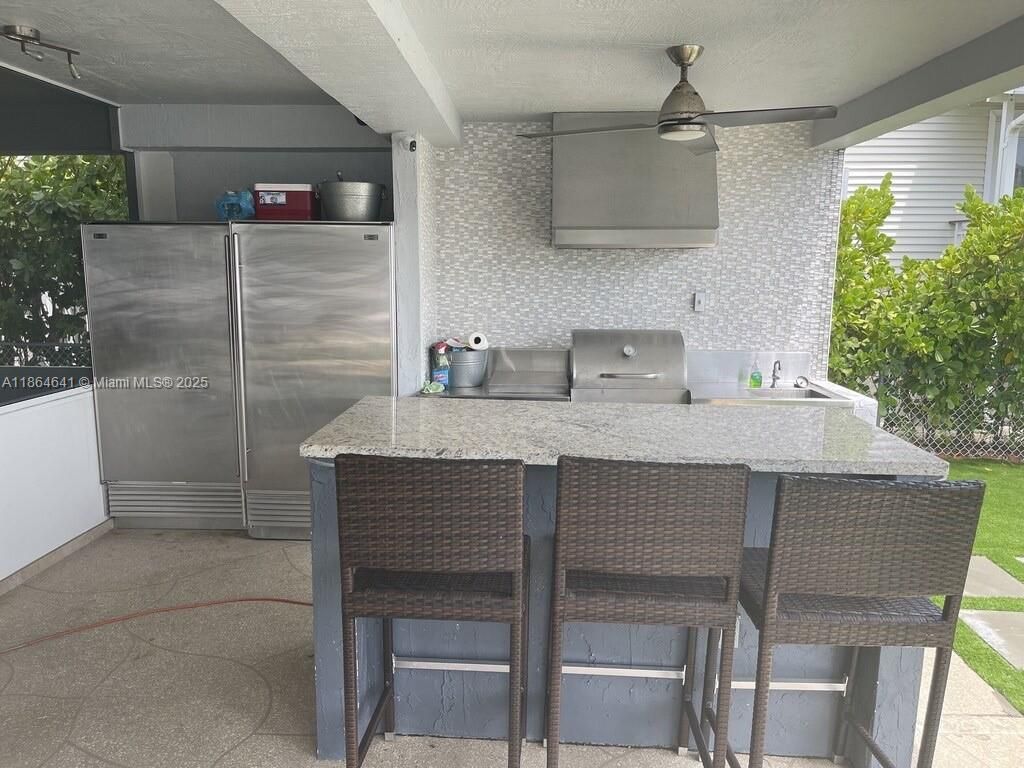 Exterior, Outdoor Kitchen