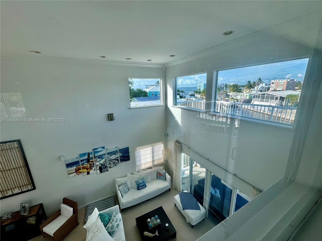 Interior, Living room, Recessed Lighting, Water