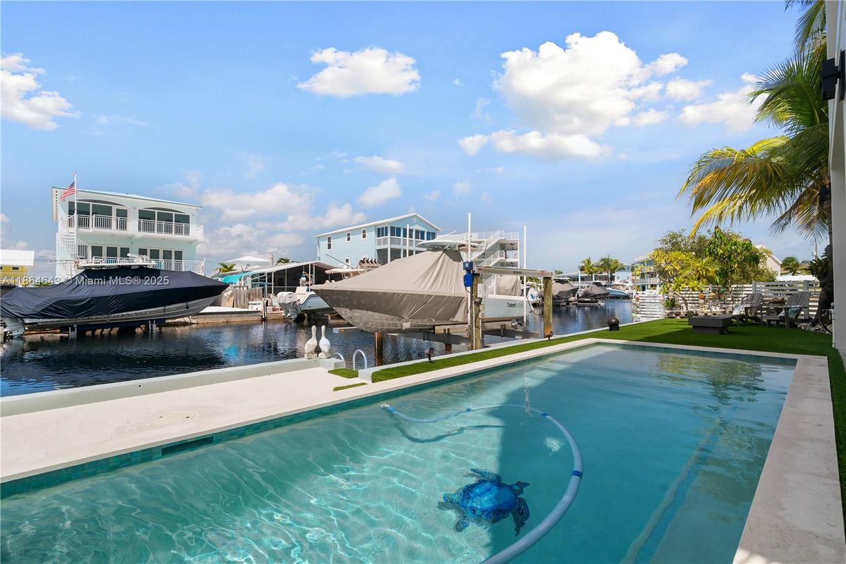 Exterior, Pool, Water
