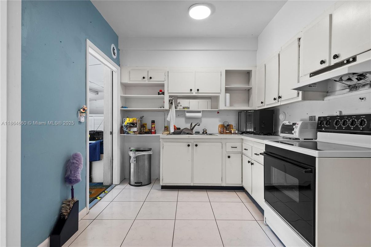 Interior, Kitchen, Recessed Lighting, Washer