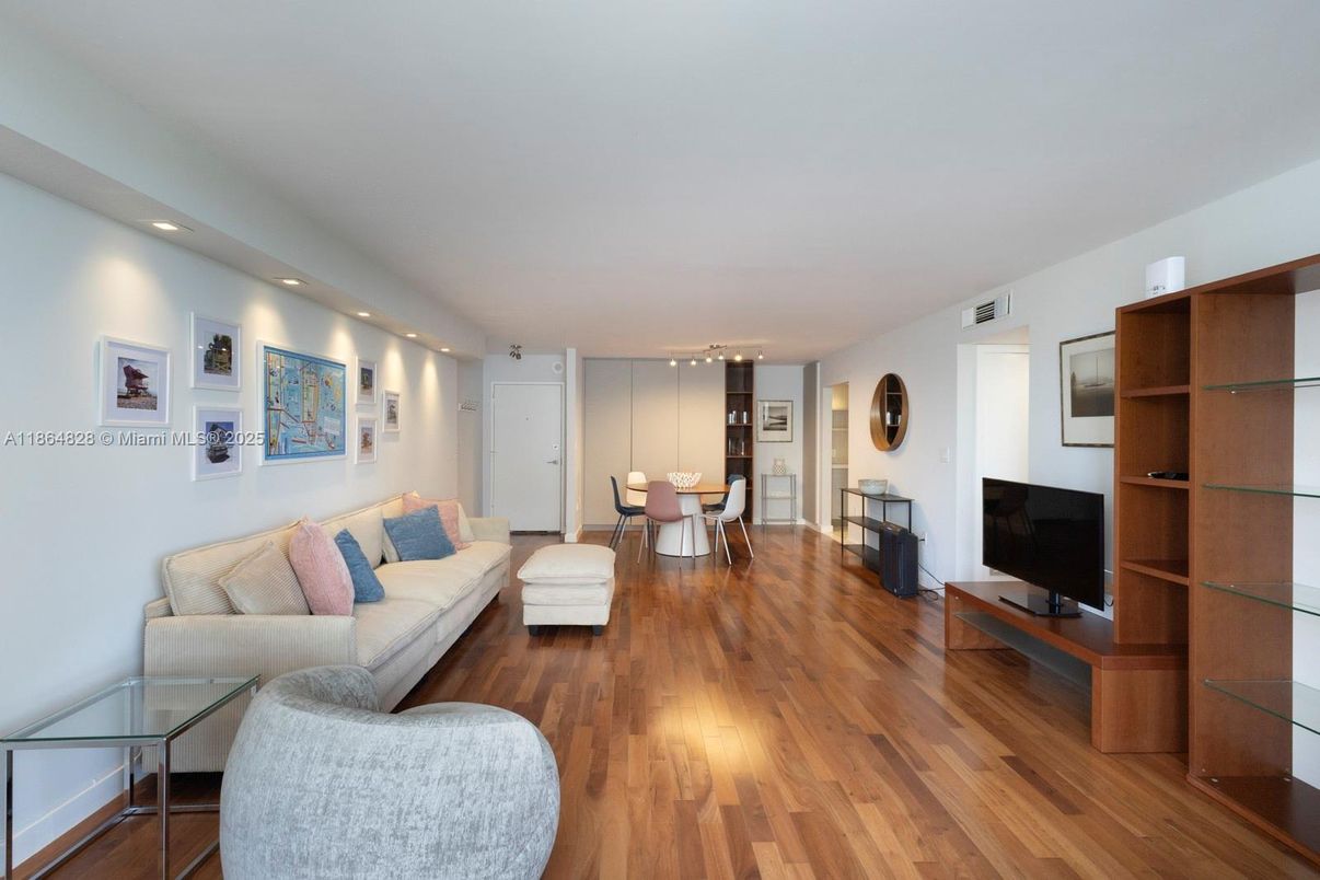 Dining room, Interior, Living room, Recessed Lighting, Wood Texture Flooring