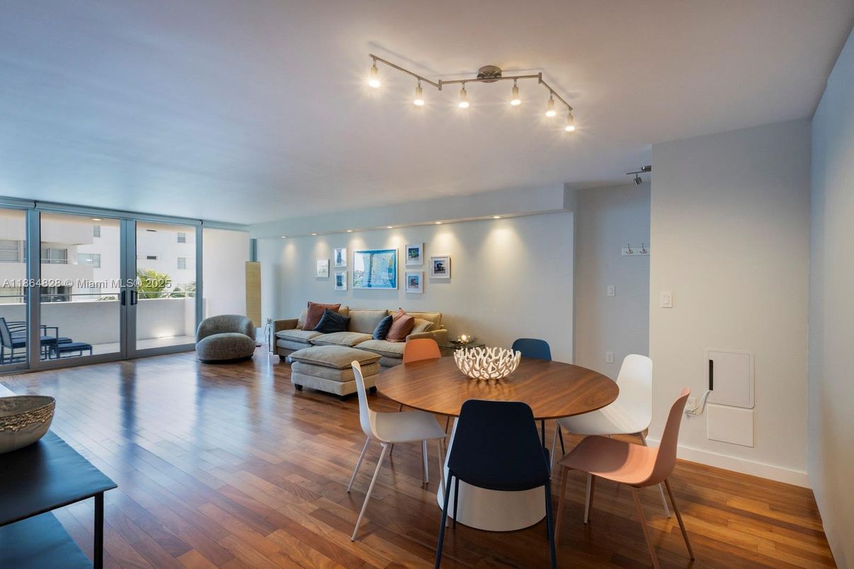 Dining room, Interior, Living room, Recessed Lighting, Water, Wood Texture Flooring