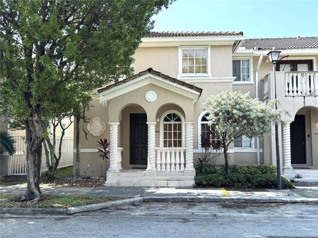 Exterior, Facade, Mediterranean