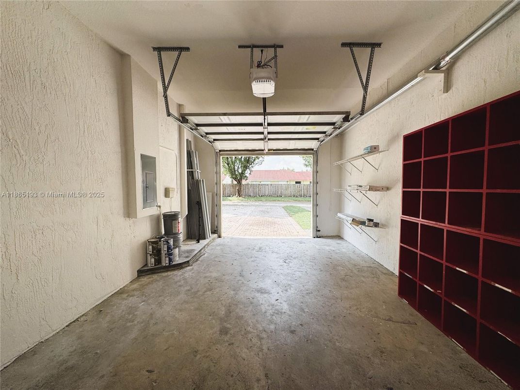 Garage, Interior
