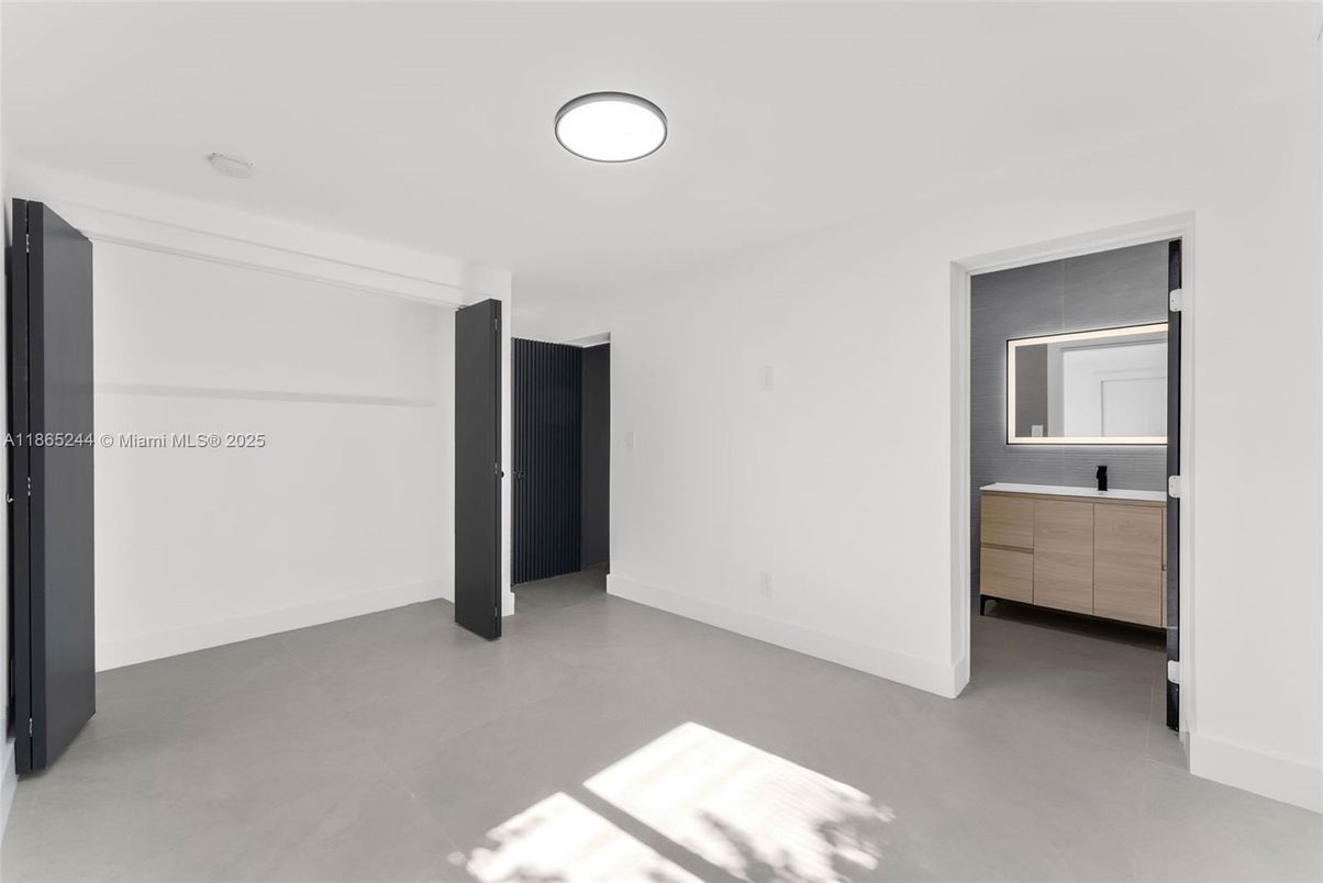 Bathroom, Empty room, Interior