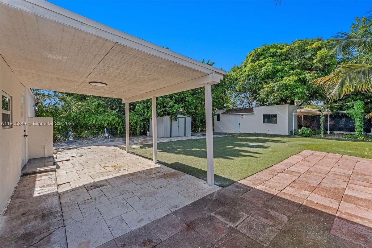 Backyard, Exterior