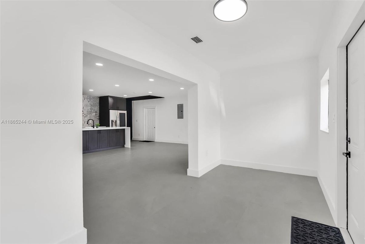 Empty room, Interior, Kitchen, Recessed Lighting