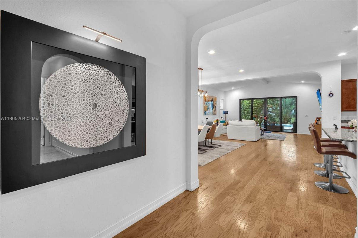 Dining room, Interior, Living room, Pendant Lights, Recessed Lighting, Wood Texture Flooring