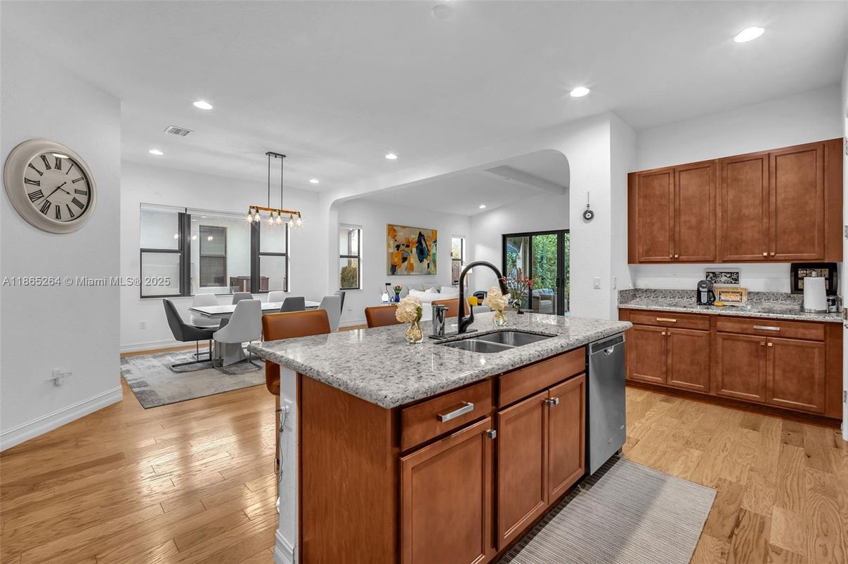 Dining room, Interior, Kitchen, Pendant Lights, Recessed Lighting, Wood Texture Flooring