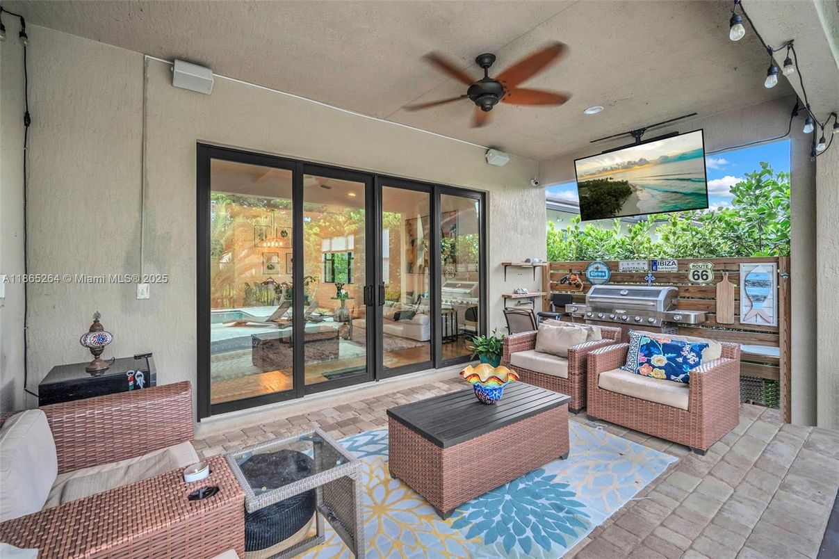 Exterior, Outdoor Kitchen