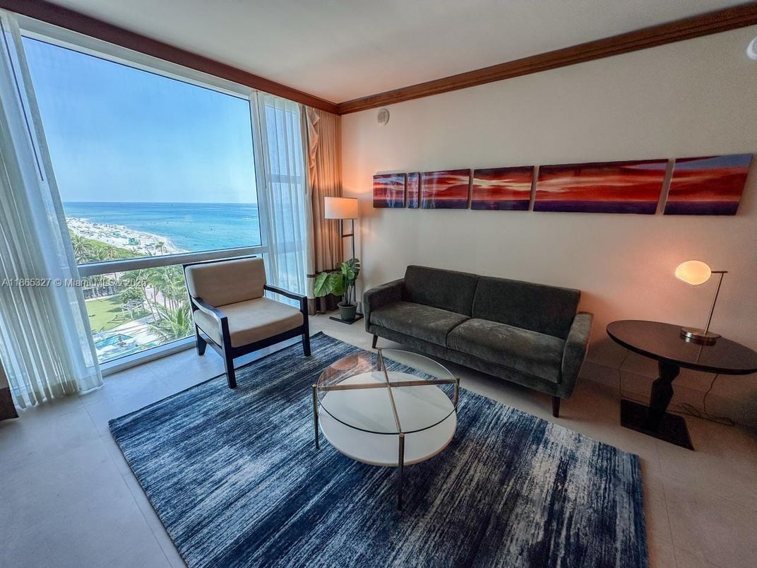 Interior, Living room, Water
