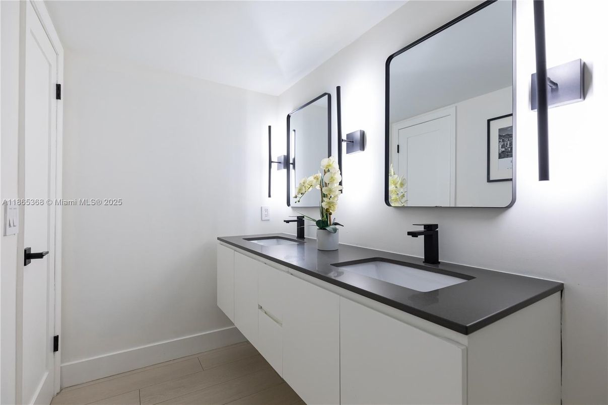 Bathroom, Dual Sink Vanities, Interior, Wood Texture Flooring
