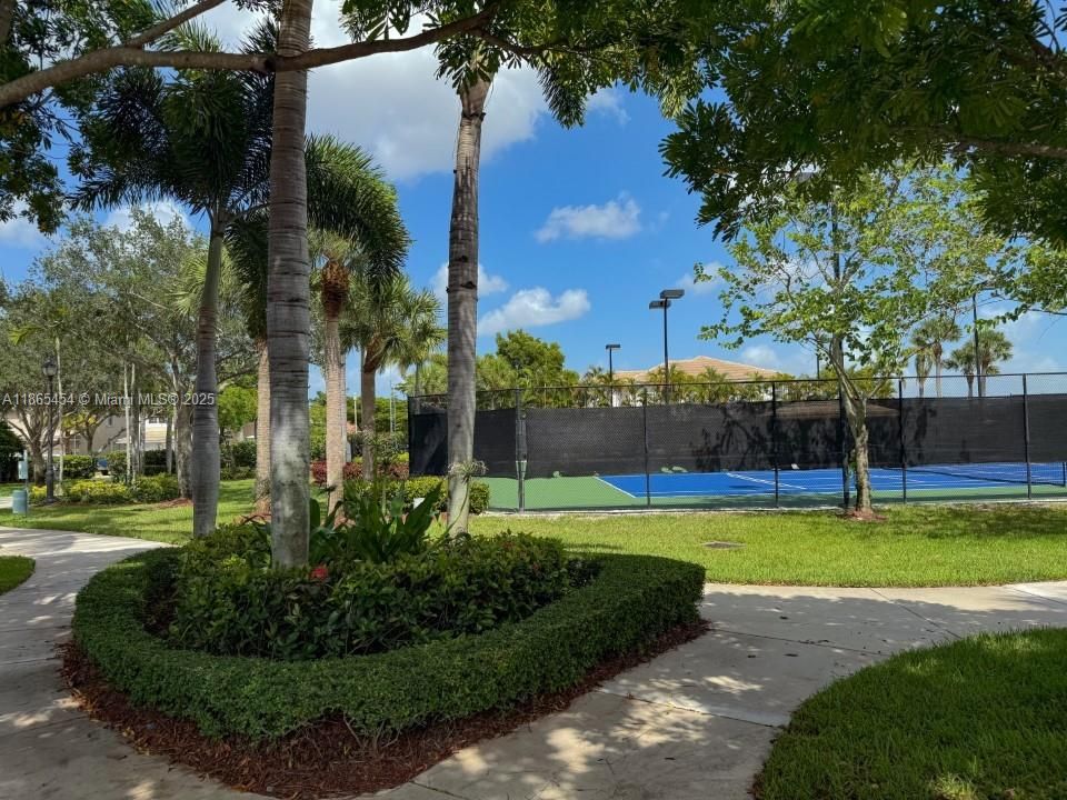 Exterior, Tennis Courts