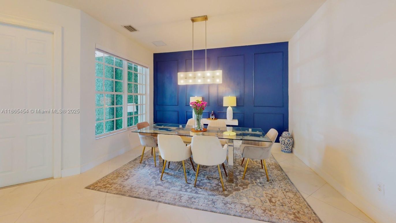 Dining room, Interior, Pendant Lights