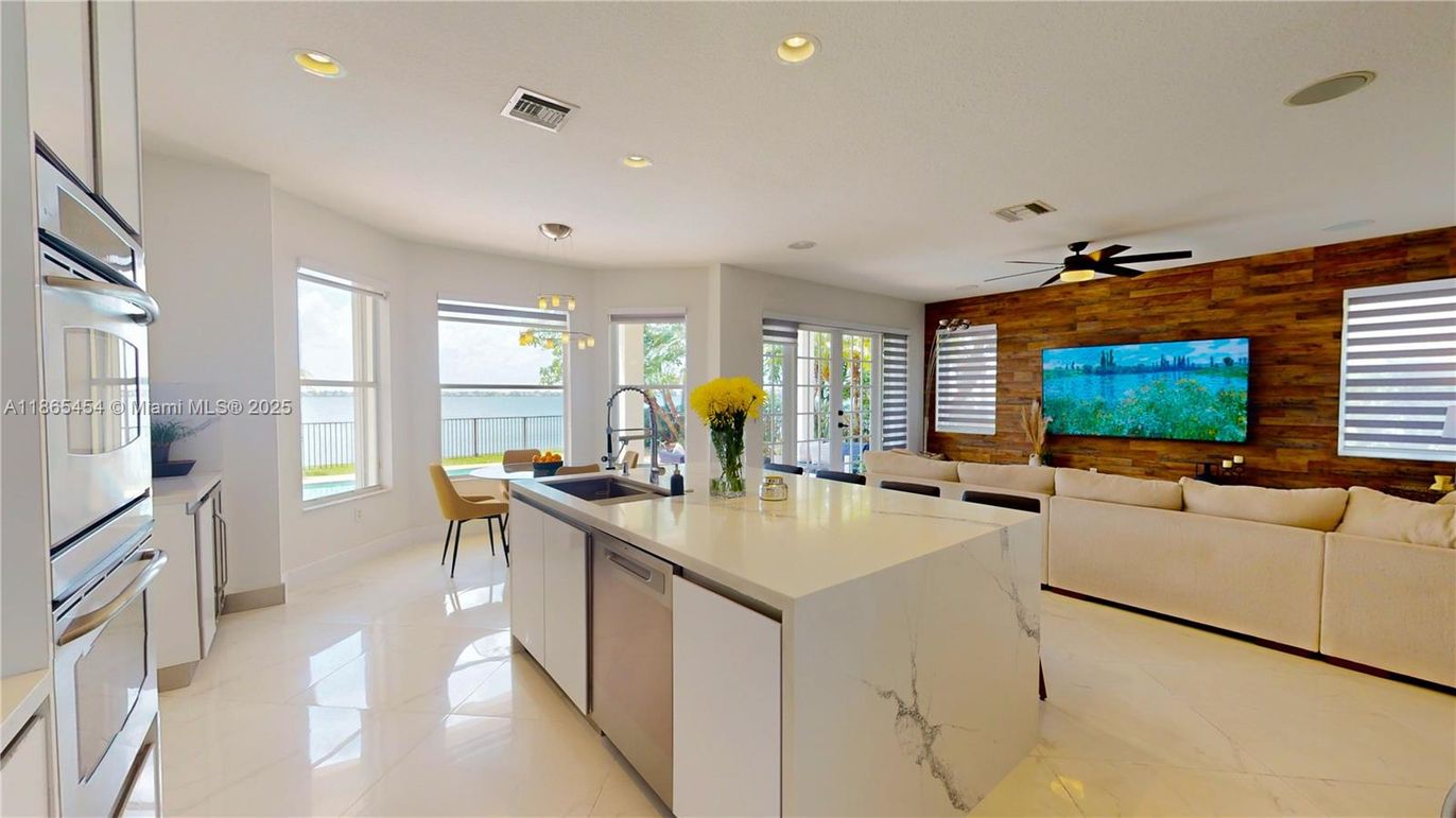 Dining room, Interior, Kitchen, Living room, Recessed Lighting
