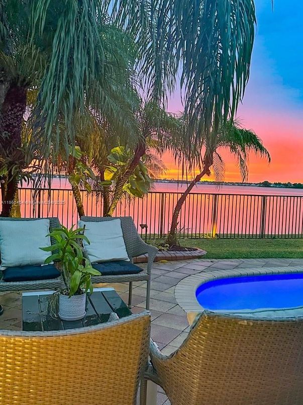 Exterior, Pool, Water