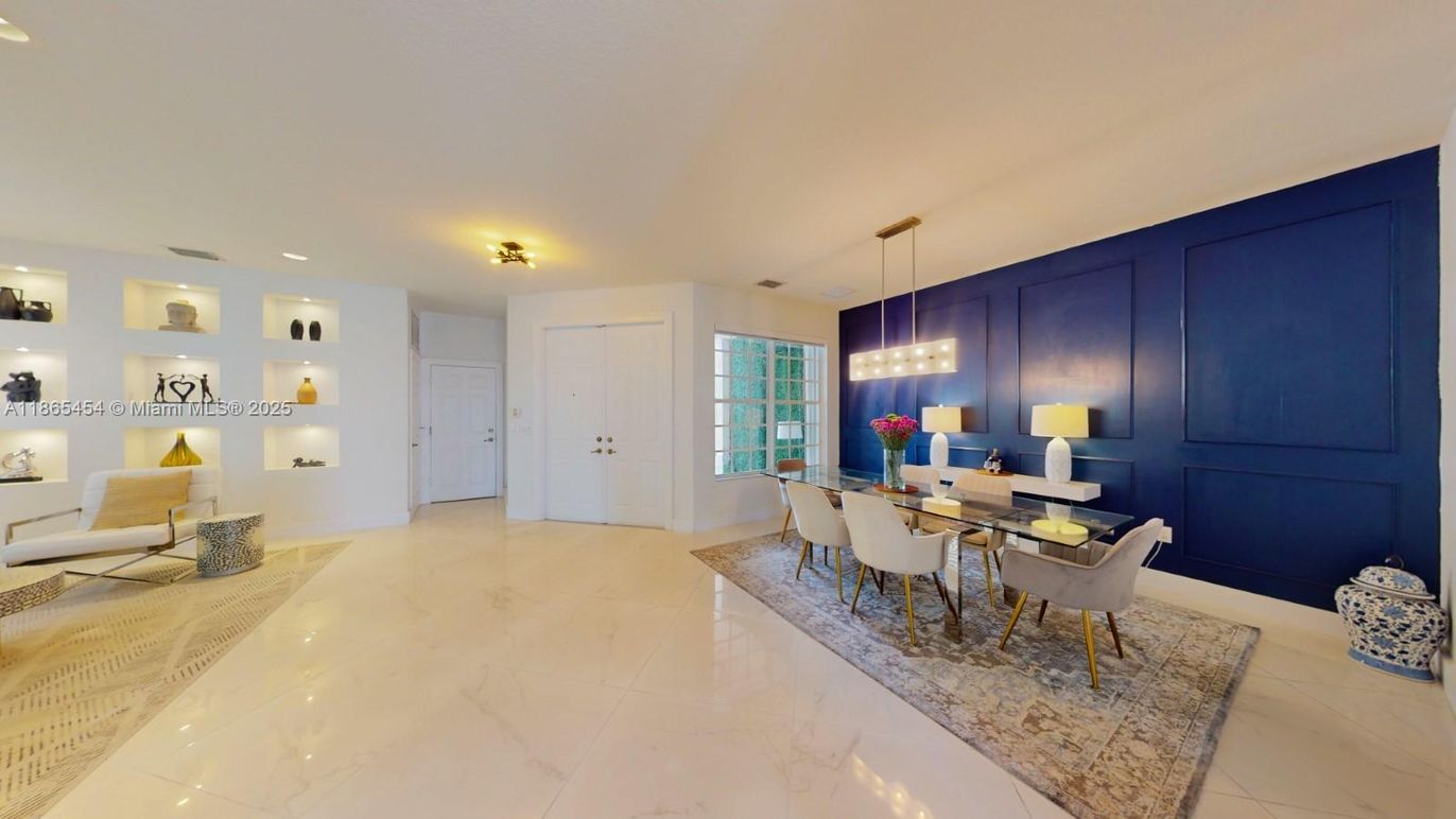 Dining room, Interior, Living room, Marble, Pendant Lights, Recessed Lighting