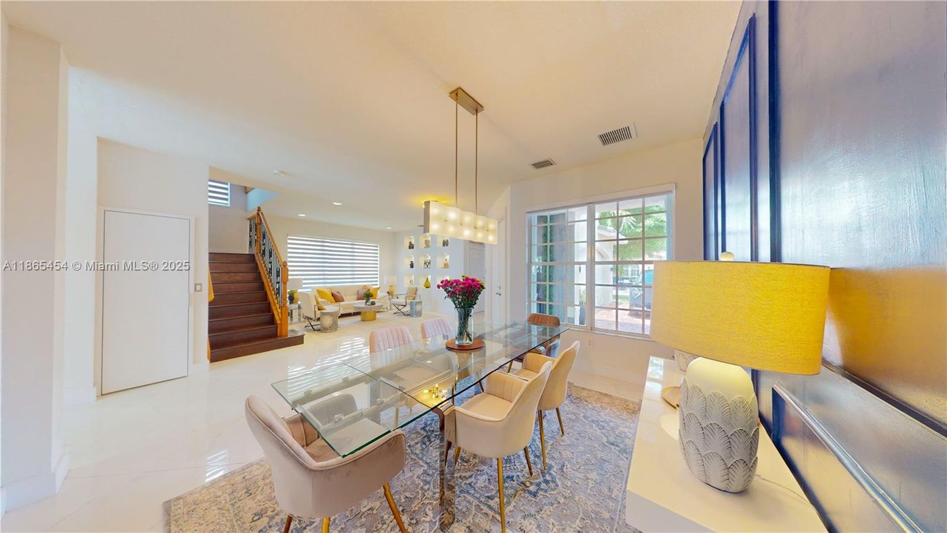 Dining room, Interior, Living room, Pendant Lights, Recessed Lighting
