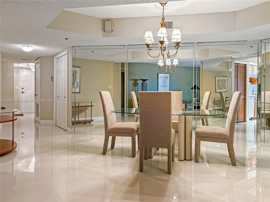 Chandelier, Dining room, Interior