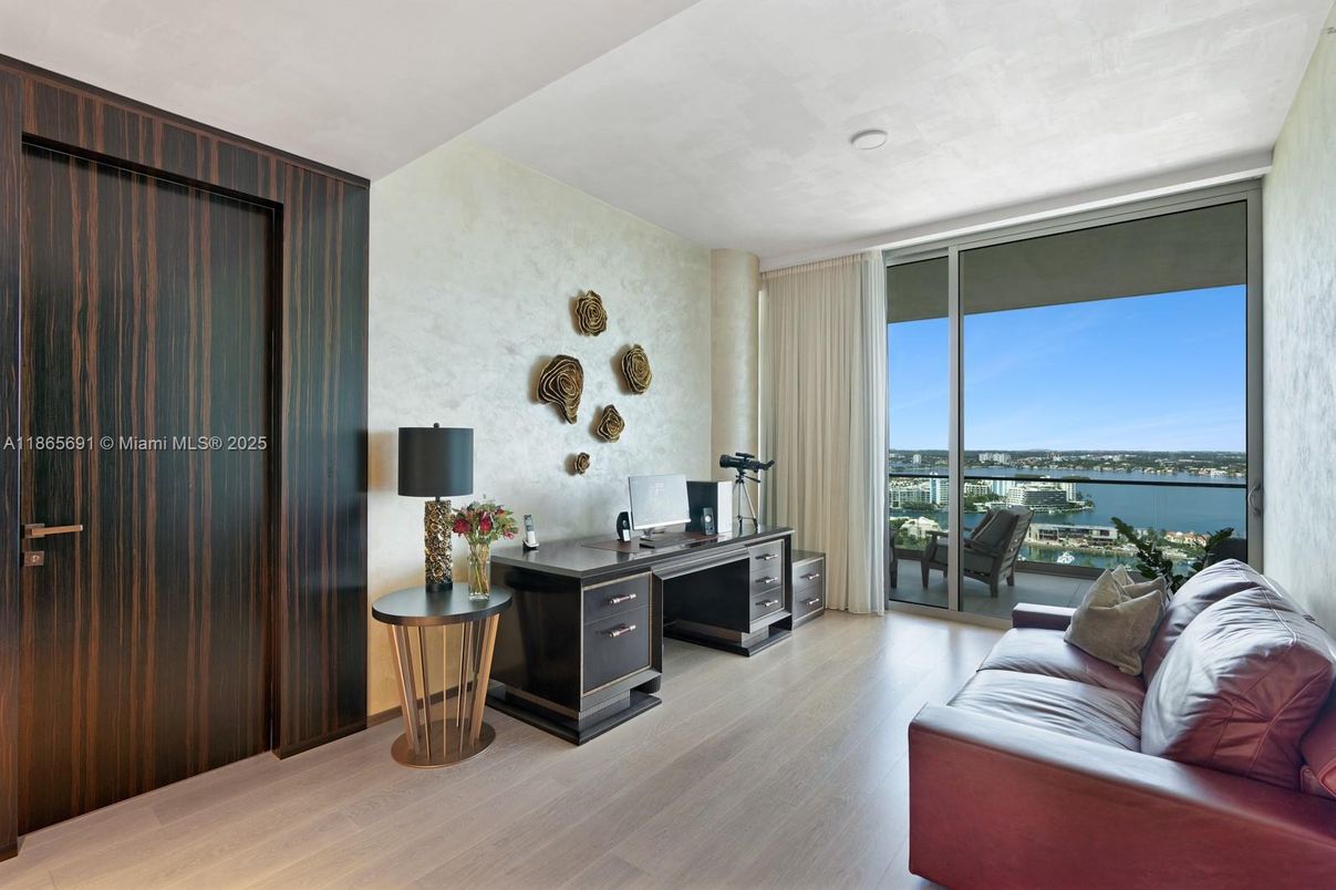 Home Office, Interior, Recessed Lighting, Water, Wood Texture Flooring