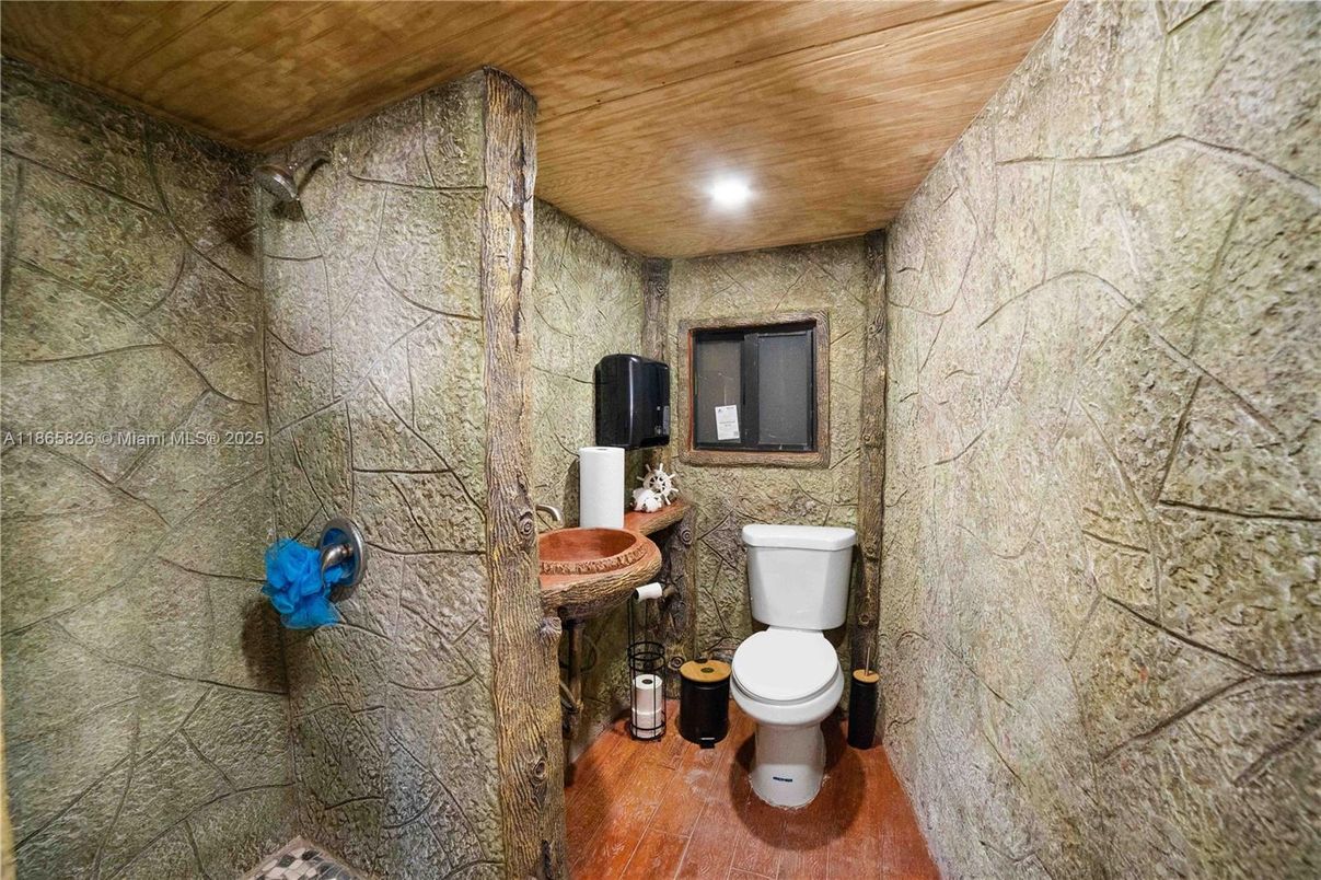 Bathroom, Interior, Recessed Lighting, Stone Walls, Wooden Ceilings, Wood Texture Flooring