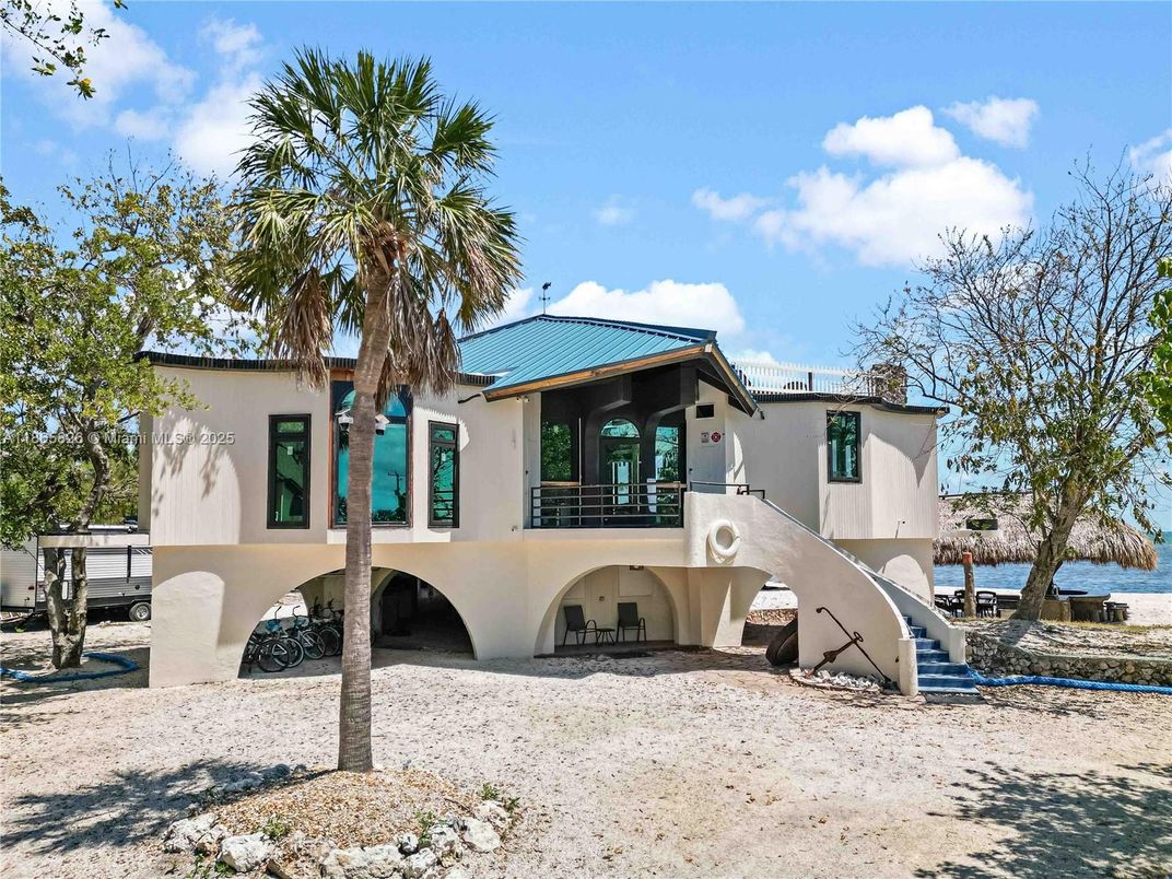 Backyard, Exterior, Water