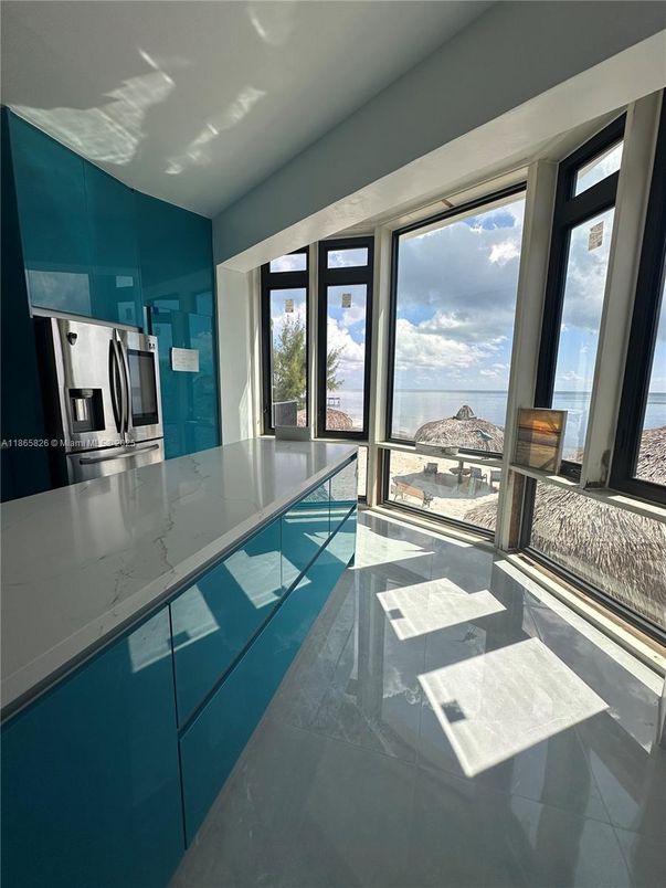 Interior, Kitchen, Stainless Steel Appliances, Water